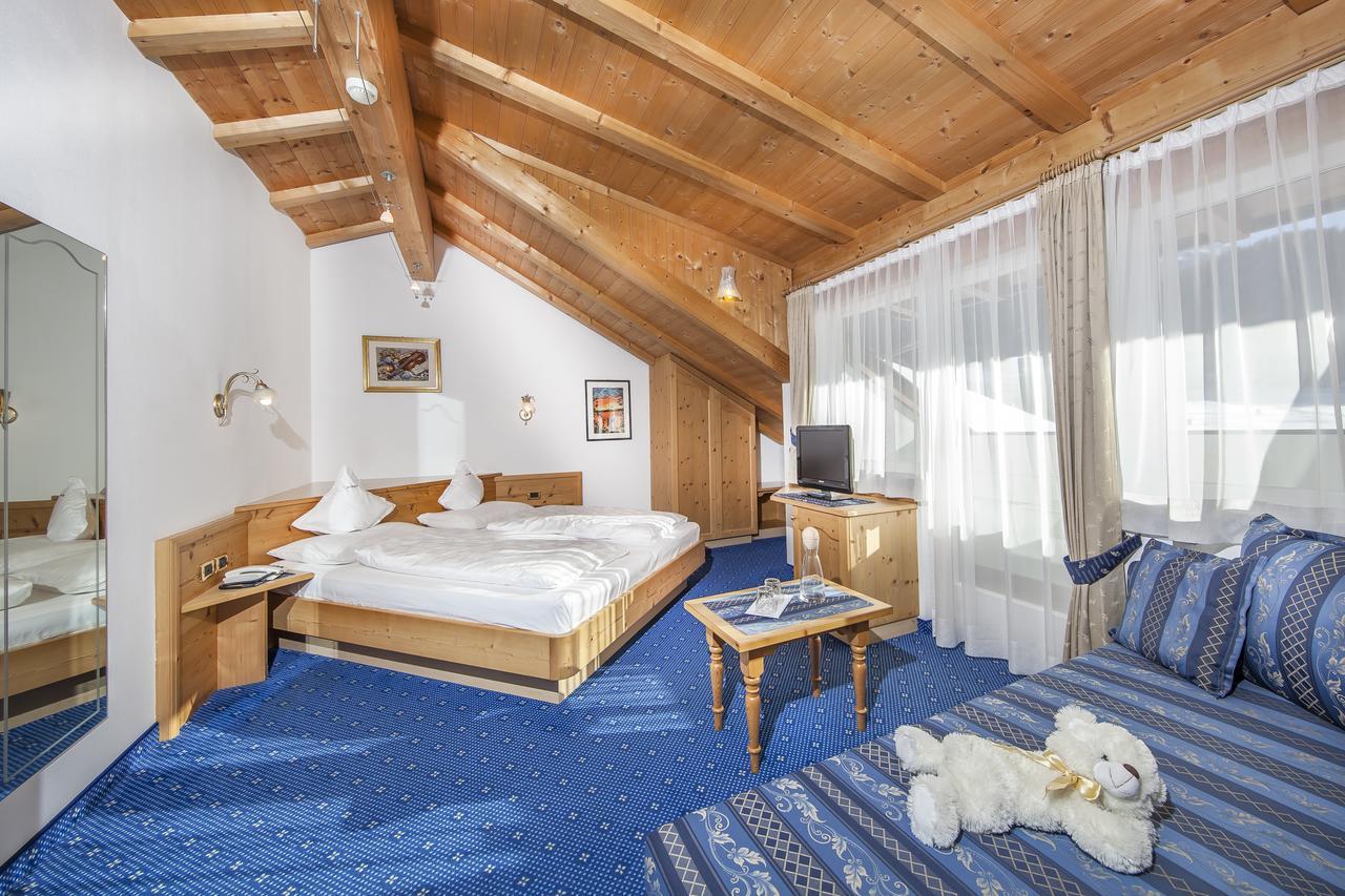 Garni La Majon Hotel Selva di Val Gardena Exterior photo